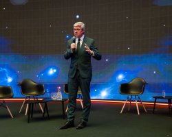oslava v Planetariu